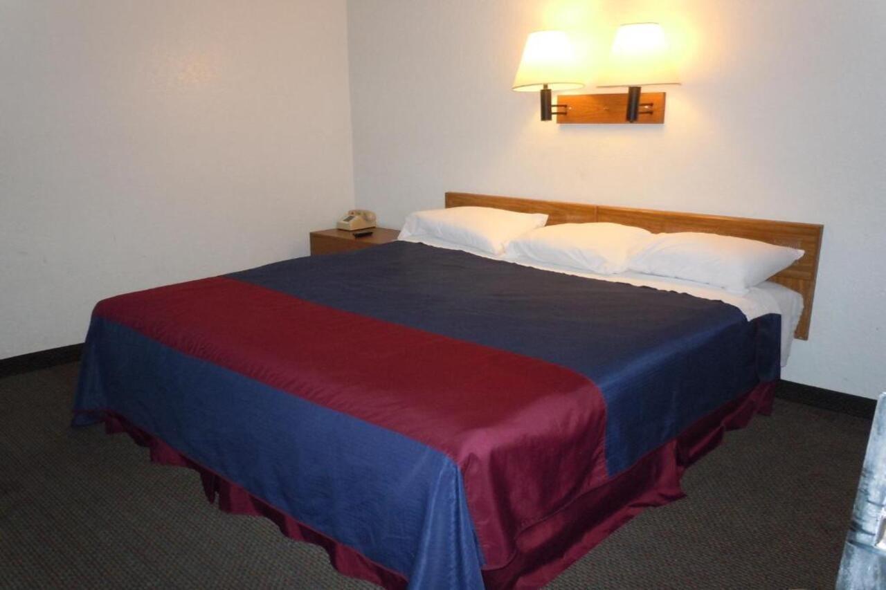 Travelodge By Wyndham Grand Rapids North Walker Zewnętrze zdjęcie