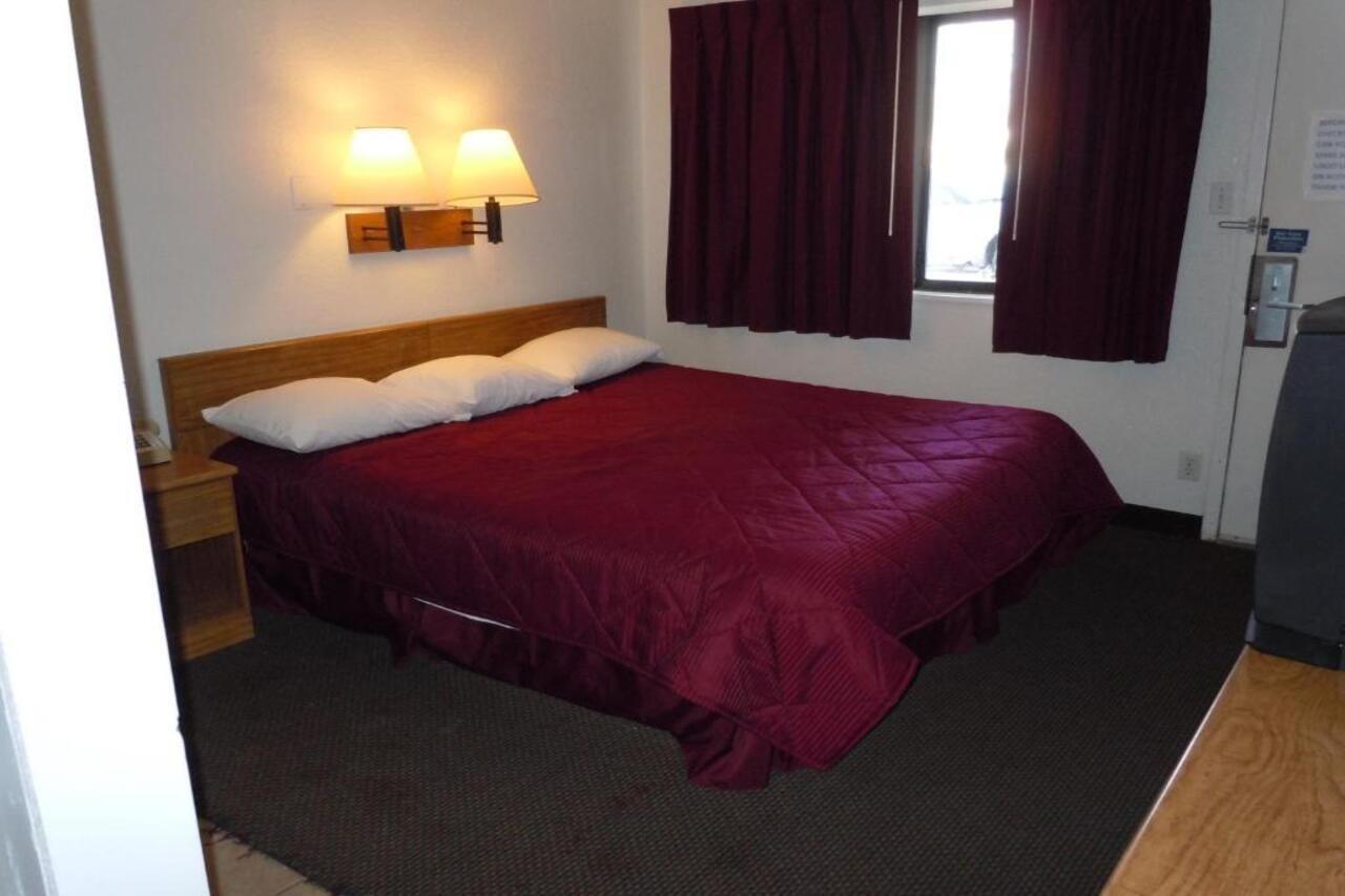 Travelodge By Wyndham Grand Rapids North Walker Zewnętrze zdjęcie