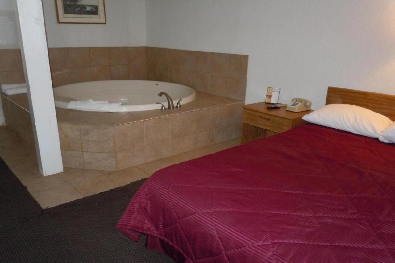 Travelodge By Wyndham Grand Rapids North Walker Zewnętrze zdjęcie